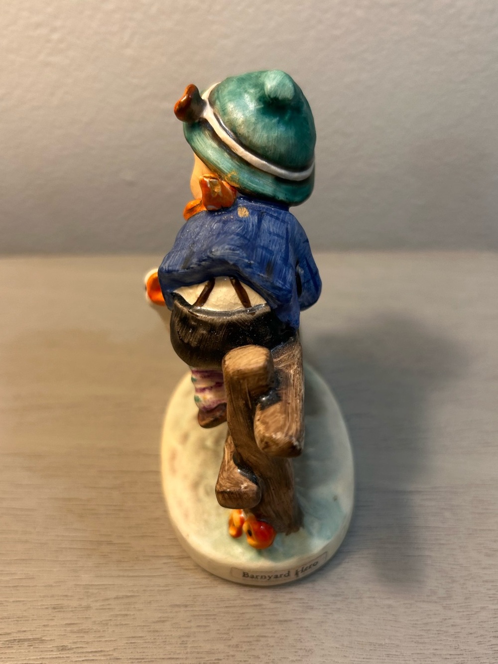 Vintage Hummel Goebel "Barnyard Hero" Figurine - Charming Cottagecore Collection - Picture 2 of 9